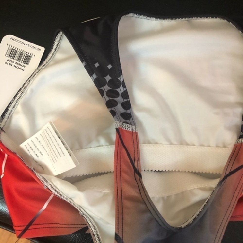 New Balance Achieve Crop Playmakers bra top Small New NWT - Picture 6 of 6